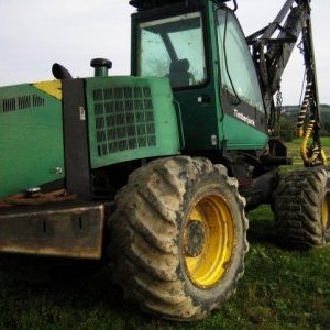 foto 18t JohnDeere 1270D 6W harvester engine overhaul (+engine boom cab tracks PC)