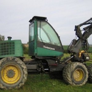 foto 18t JohnDeere 1270D 6W harvester engine overhaul (+engine boom cab tracks PC)