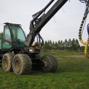 foto 18t JohnDeere 1270D 6W harvester engine overhaul (+engine boom cab tracks PC)