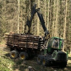 foto 16.5t forwarder 8W load 11t JohnDeere 1010E